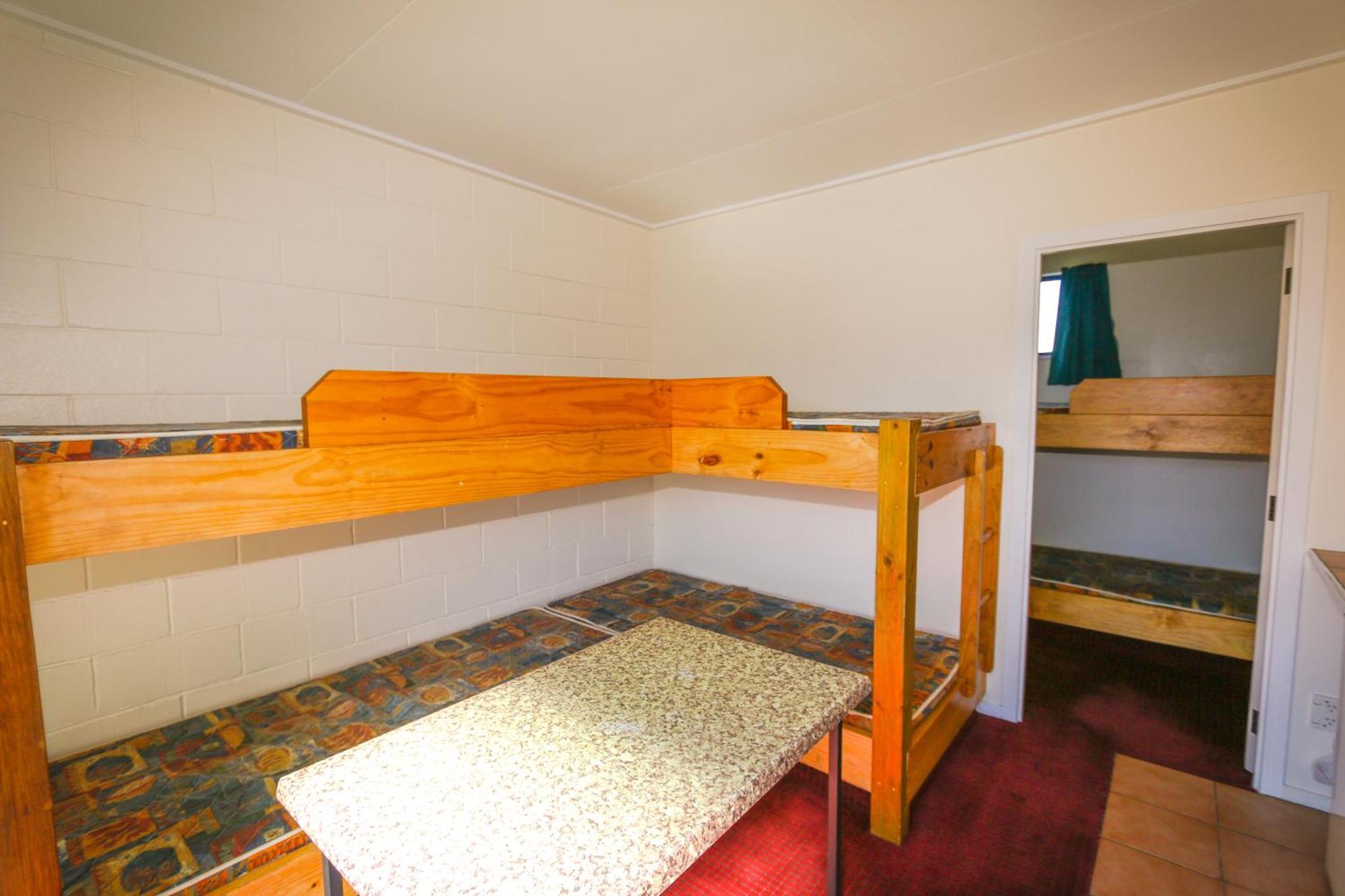 New Plymouth Top 10 Holiday Park Room photo