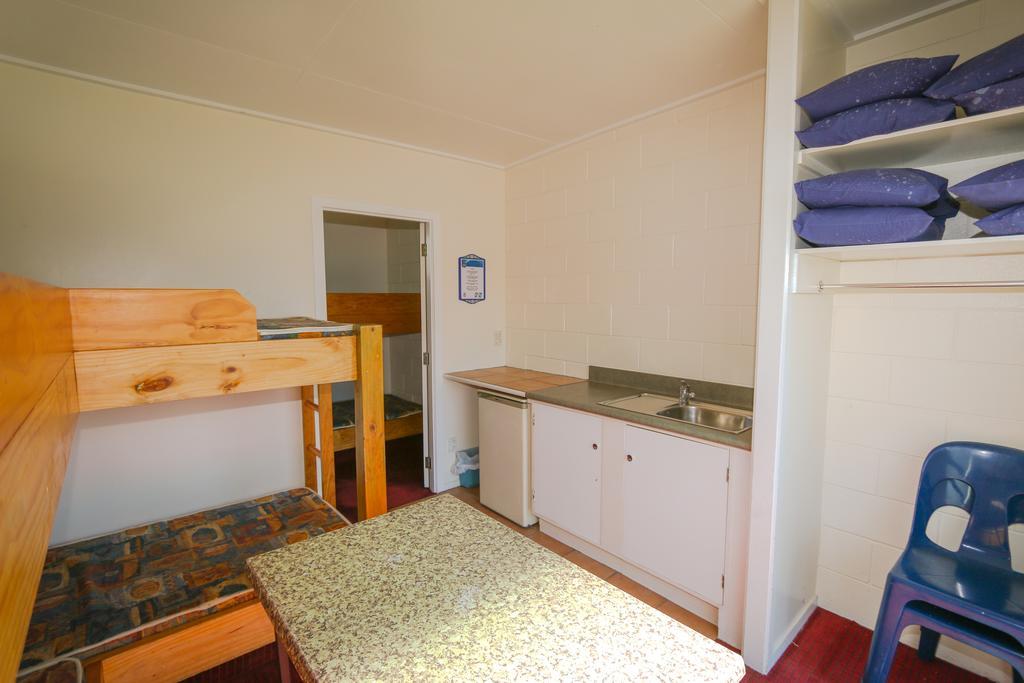 New Plymouth Top 10 Holiday Park Room photo