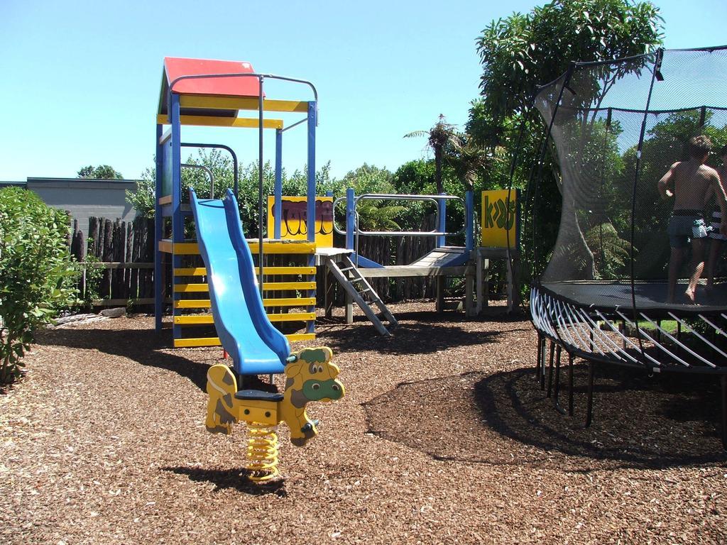 New Plymouth Top 10 Holiday Park Exterior photo