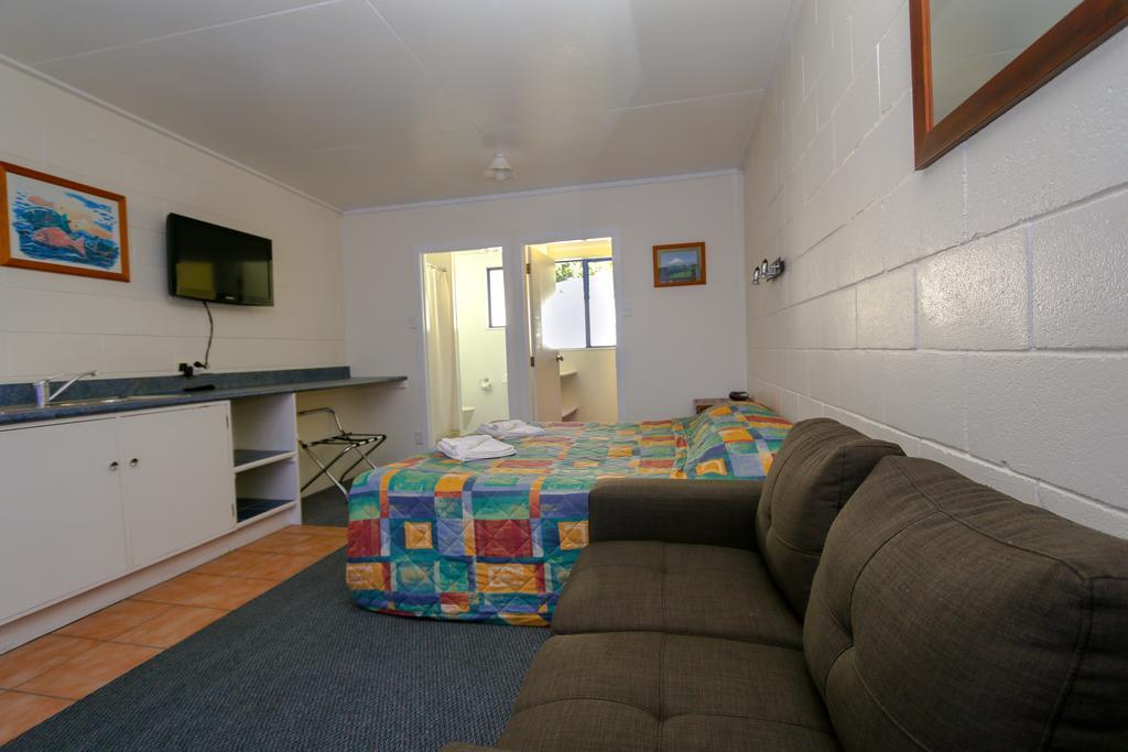 New Plymouth Top 10 Holiday Park Room photo