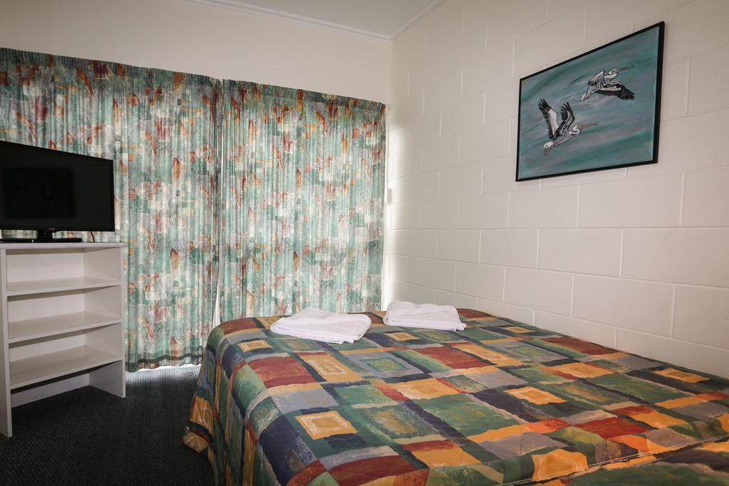 New Plymouth Top 10 Holiday Park Room photo