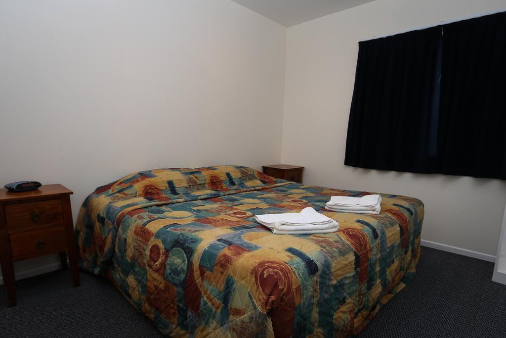 New Plymouth Top 10 Holiday Park Room photo