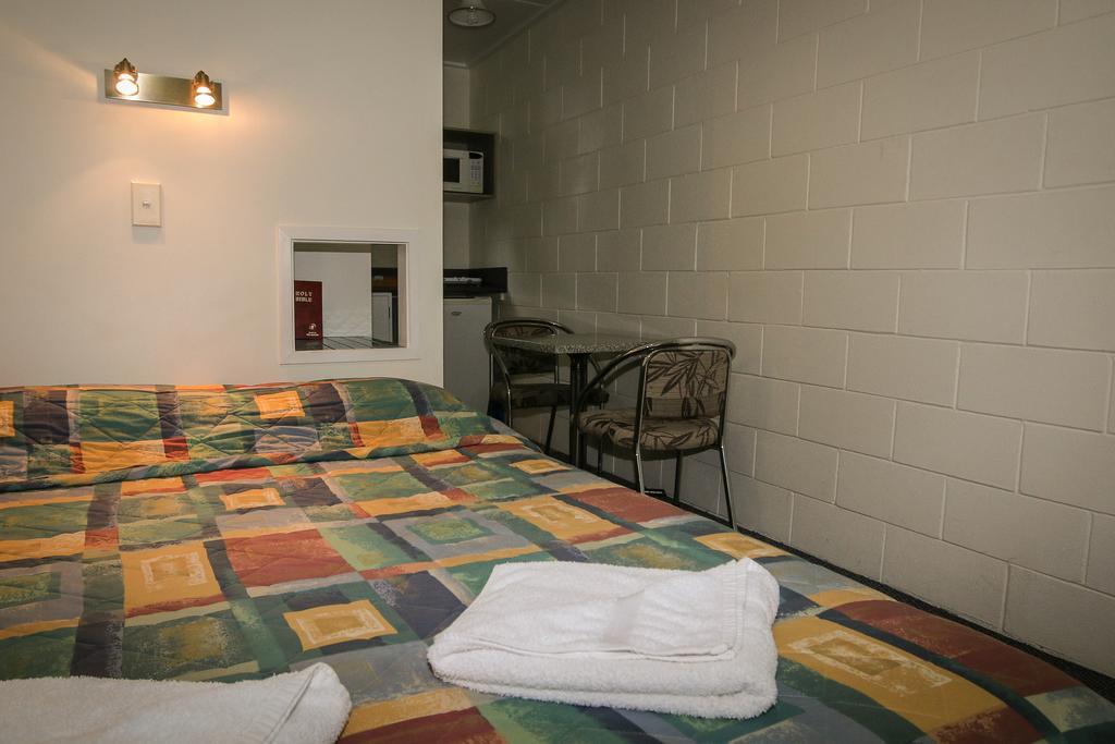 New Plymouth Top 10 Holiday Park Room photo