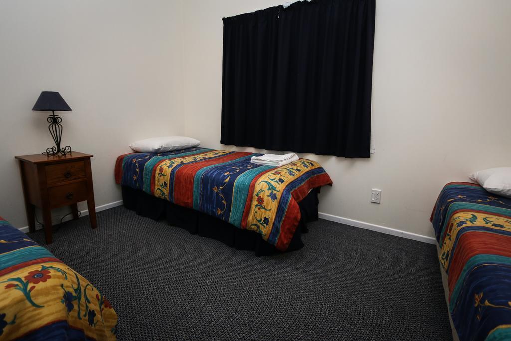 New Plymouth Top 10 Holiday Park Room photo